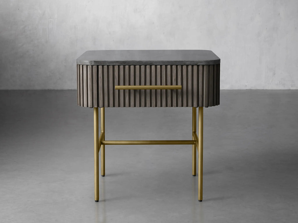Finnegan End Table with Drawer 22“W