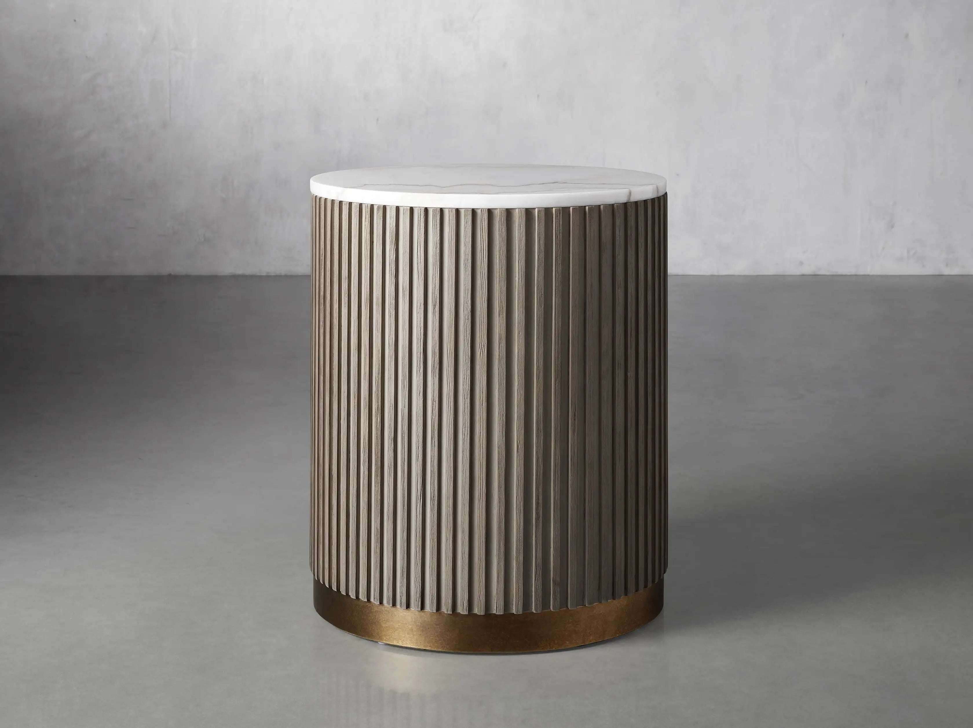 Finnegan End Table 18”D