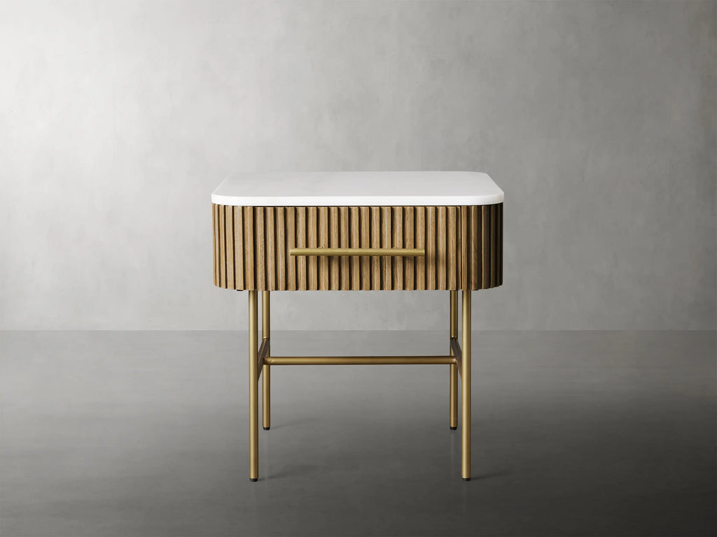 Finnegan End Table with Drawer 22“W