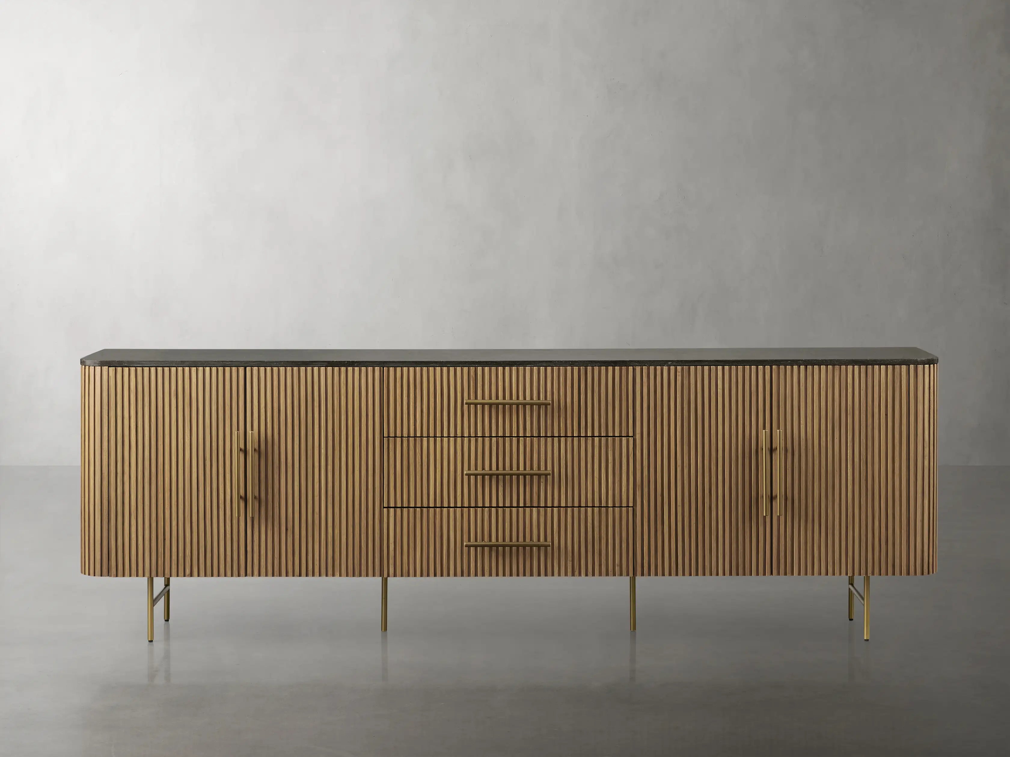 Finnegan Sideboard with Drawers 100“W