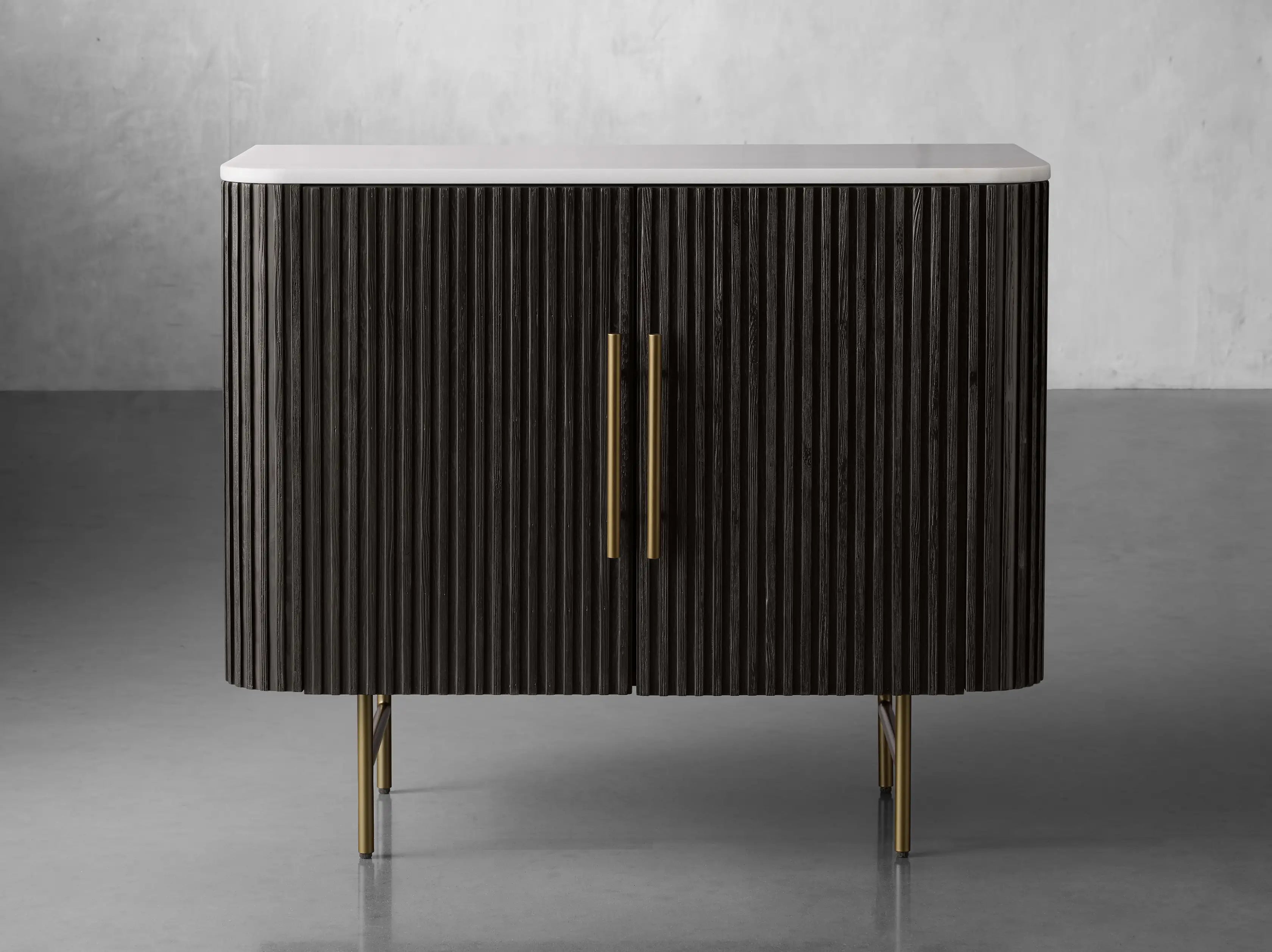 Finnegan Hall Chest 36“W