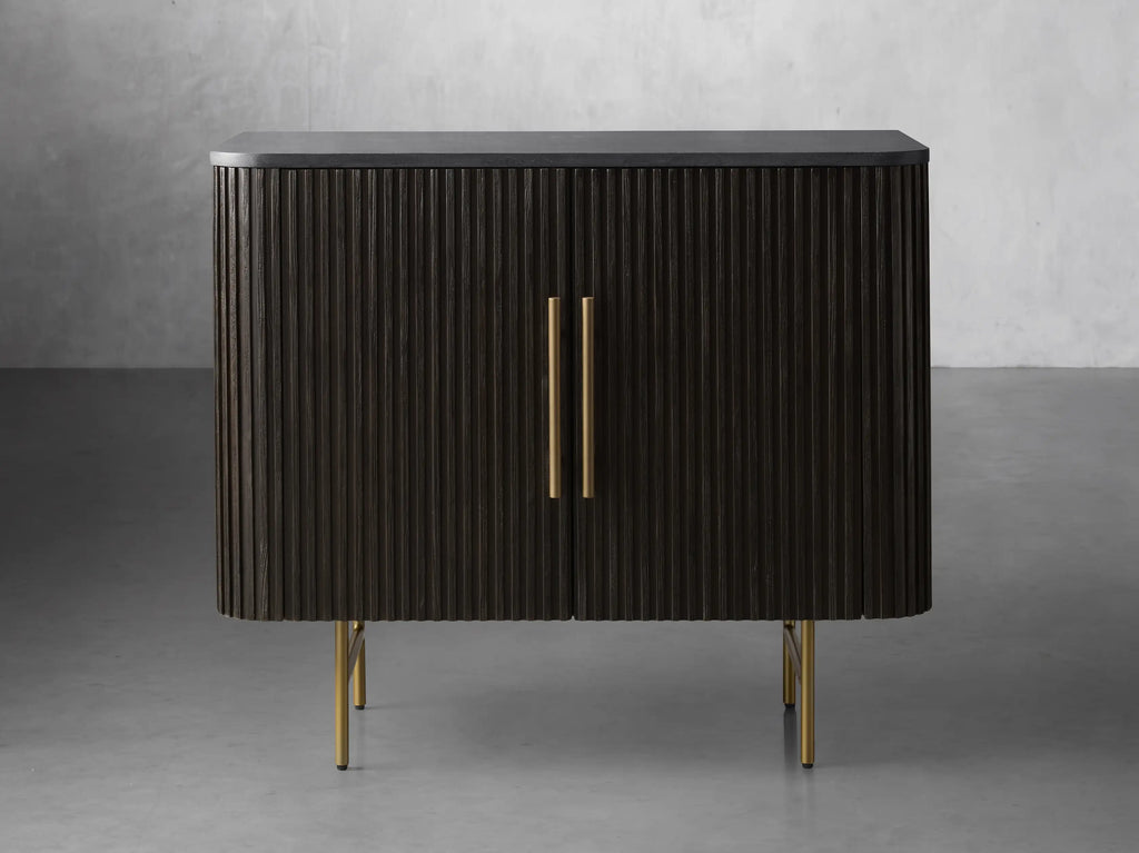 Finnegan Hall Chest 36“W