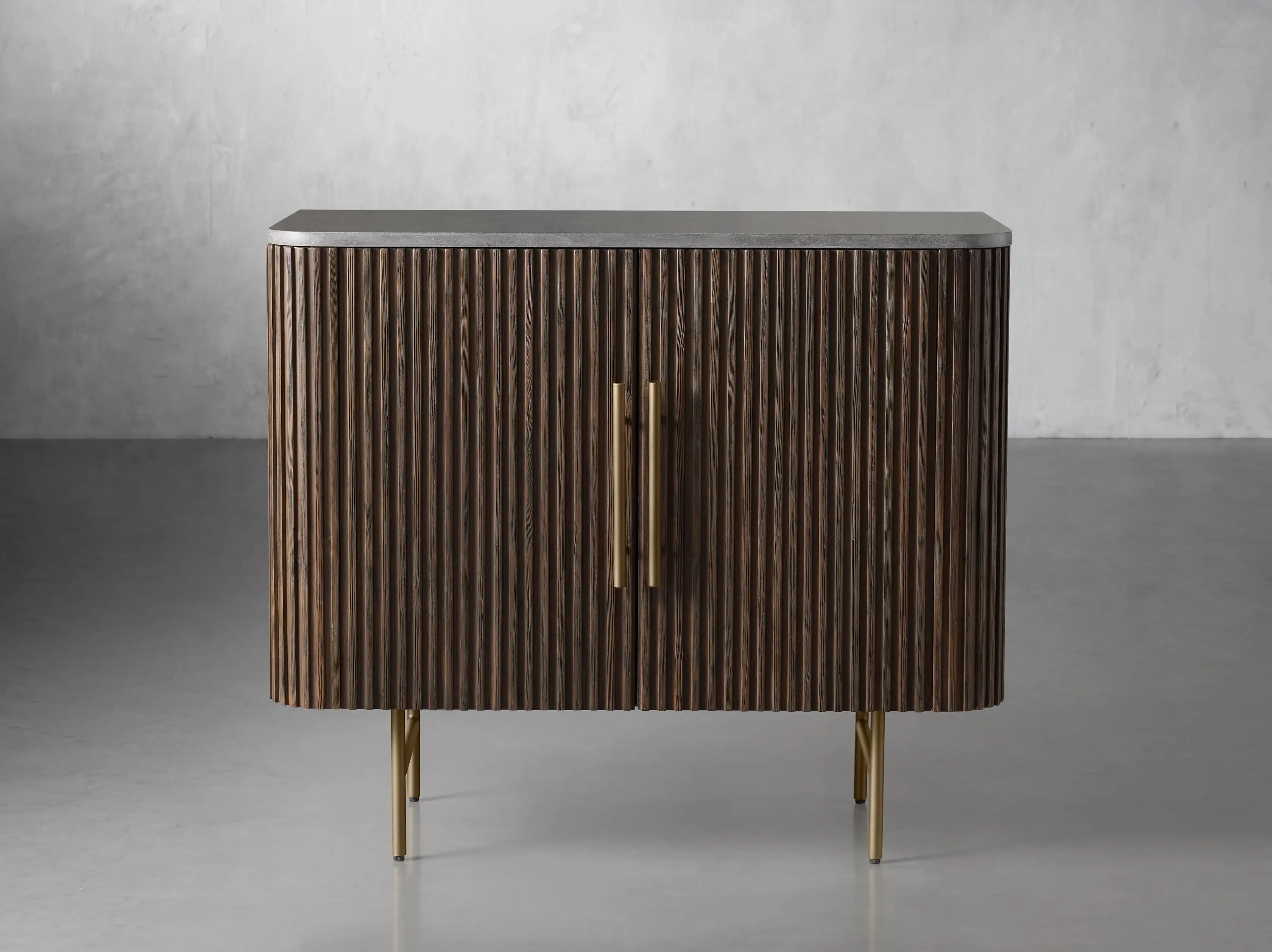 Finnegan Hall Chest 36“W