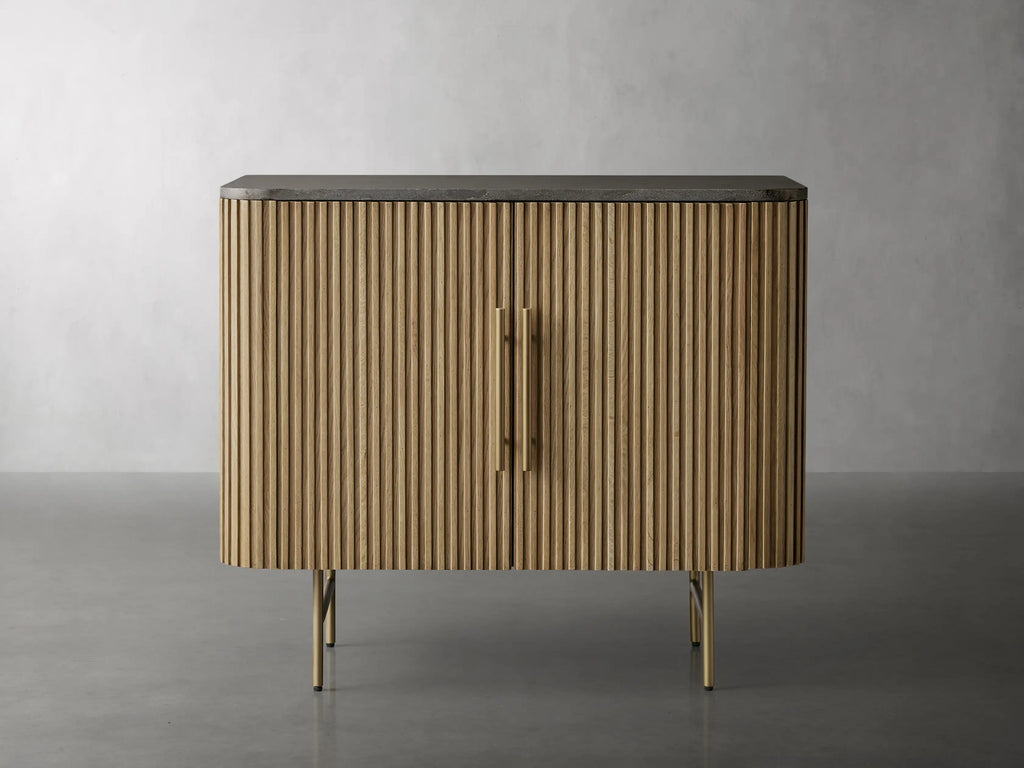 Finnegan Hall Chest 36“W