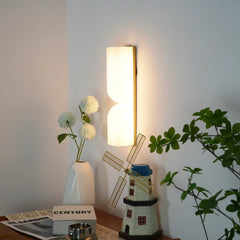 L 6.5cm x W 8cm x H 35cm / L 2.6″ x W 3.1″ x H 13.8″