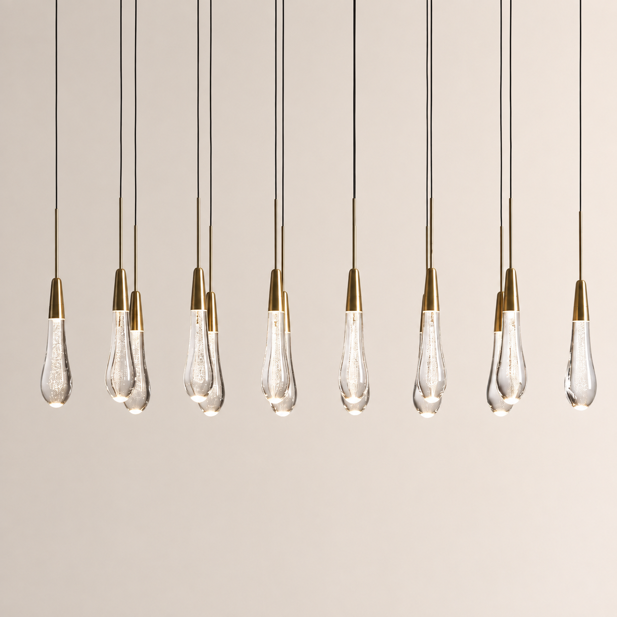 Ryvara Linear Raindrop Glass Chandelier