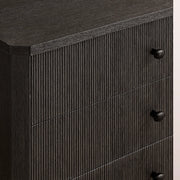 Luvoriel Reeded Drawer Dresser